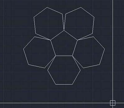 CAD如何使六边形对齐到五边形上？